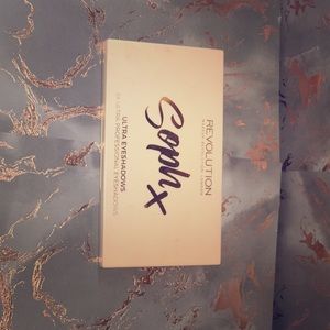 Makeup Revolution SophX pallete